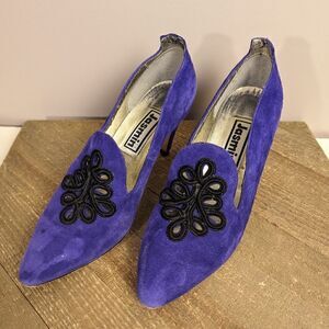 Vintage Purple Suede pointedโtoeโheelsโsizeโ7